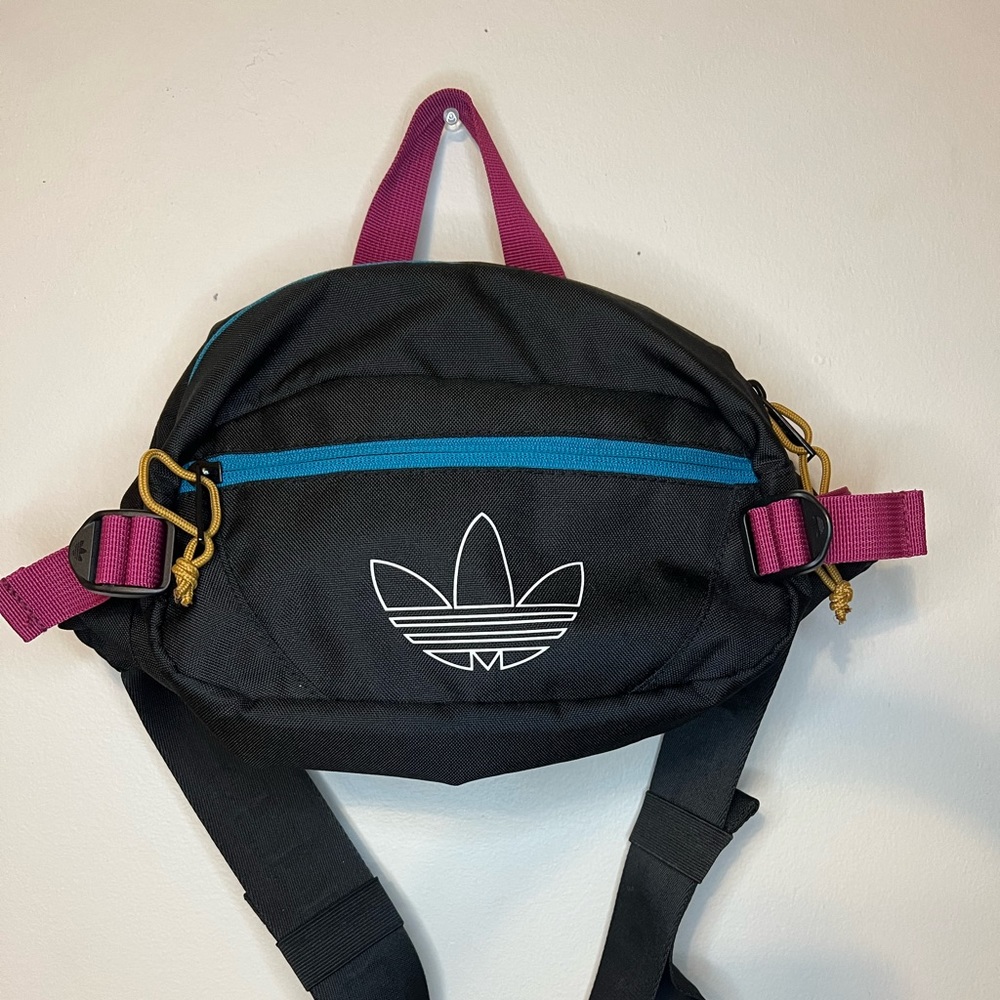 Adidas Fanny Pack / Shoulder / Belt Bag Trendy Like New